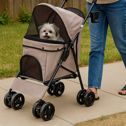 petit chien dans poussette pour chien